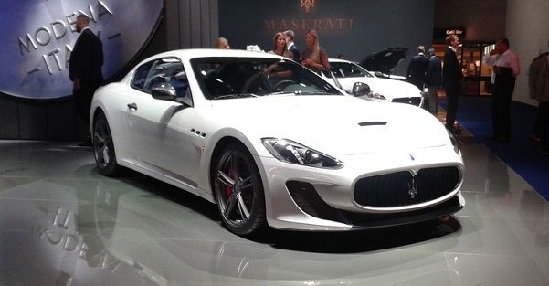 Через зливу в італійському порту згоріли сотні нових Maserati