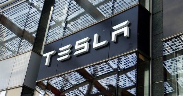 $10 млн за раз: Маск скуповує акції Tesla