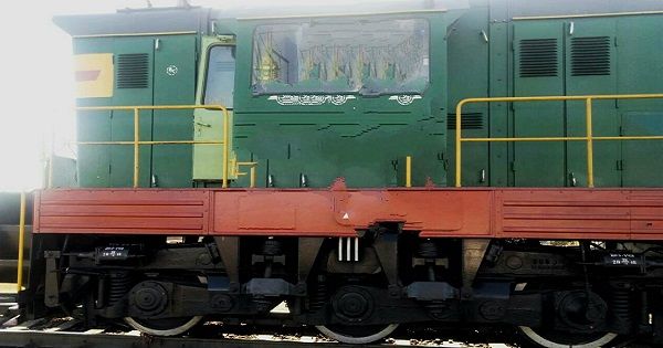 Не помітила другий поїзд – під Харковом школярці відрізало ногу