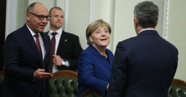 Меркель хоче зберегти транзитну роль України у Північному потоці-2
