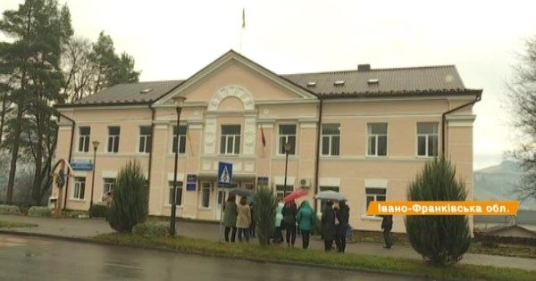 Безденежье: на Верховинщине массово закрывают садики, музыкальные и спортшколы