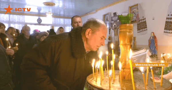 Храм під замком і колядки: як церкви в селах переходять до ПЦУ