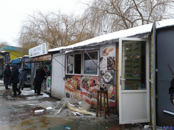 На ринку у Рівному вибухнув кіоск з продажу шаурми На ринку у Рівному вибухнув кіоск з продажу шаурми