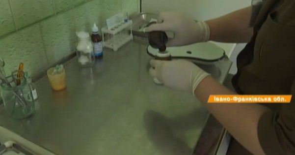 Смерть наступає за кілька годин: симптоми ботулізму та де знайти вакцину