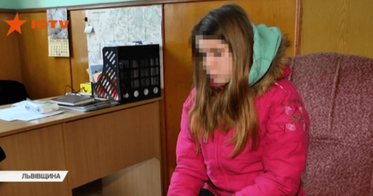 На Львівщині школярки жорстоко побили дівчину за інтимне повідомлення (ВІДЕО)