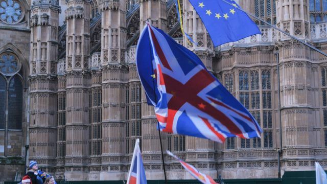 Британский парламент поддержал перенос Brexit