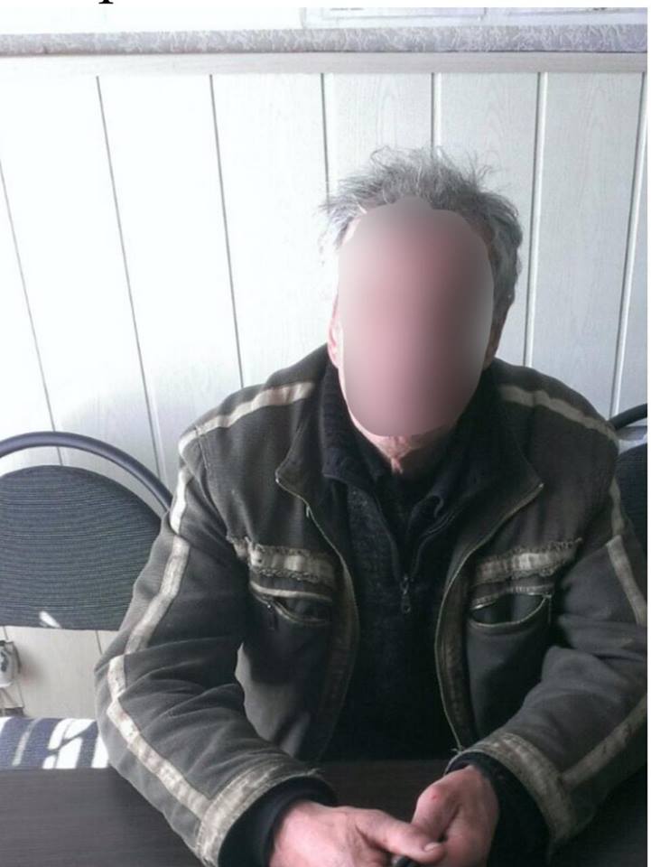 На одном из избирательных участков в Черниговской области бросили зажигательную смесь Фото 1 На одній з виборчих дільниць на Чернігівщині кинули запальну суміш Фото 1