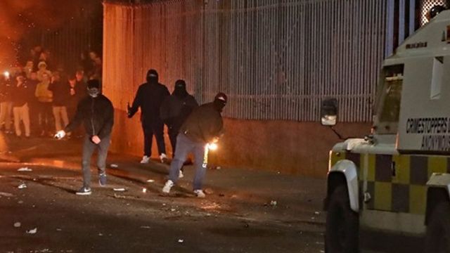 Массовые беспорядки и стрельба: в Ирландии убили журналистку
