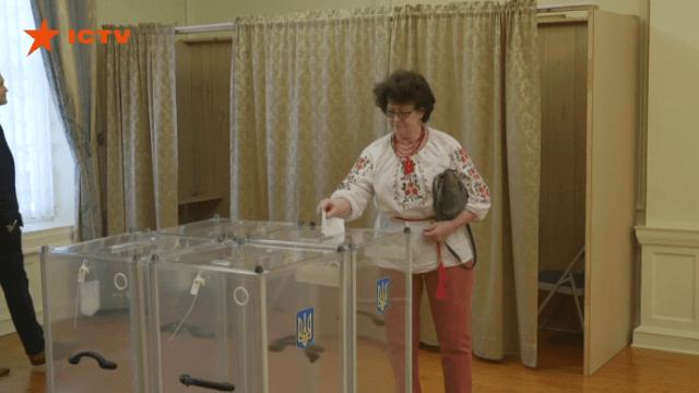 Їдуть з інших міст: як українці проголосували за кордоном
