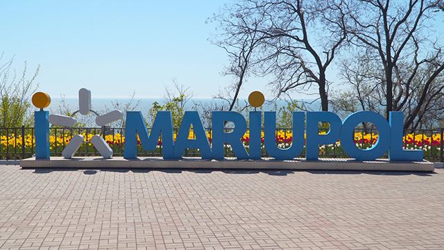 Маріуполь: яке життя в 20 хвилинах від фронту