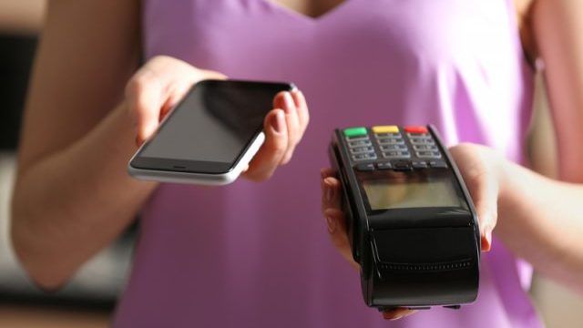 Visa запустила в Украине услугу принятия платежей со смартфона