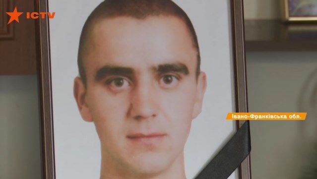 Востаннє дзвонив і плакав. На Франківщині поховали загиблого у Польщі заробітчанина