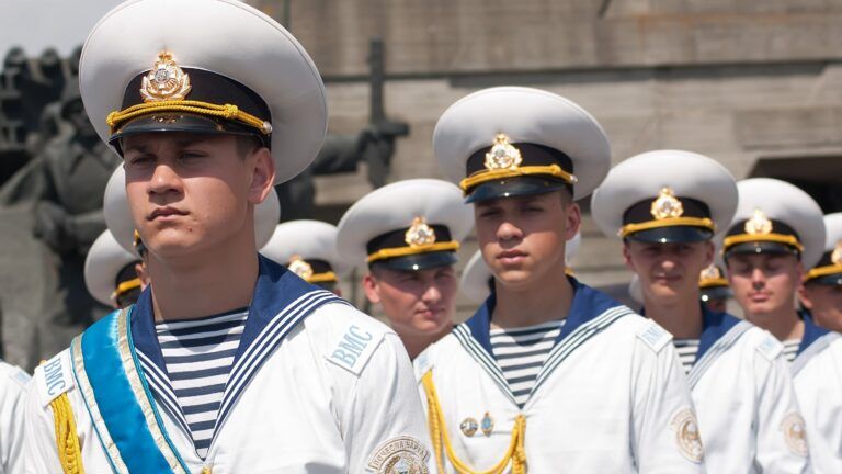 Моряки