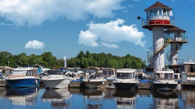 У мужчины конфисковали яхту из-за неуплаты алиментов