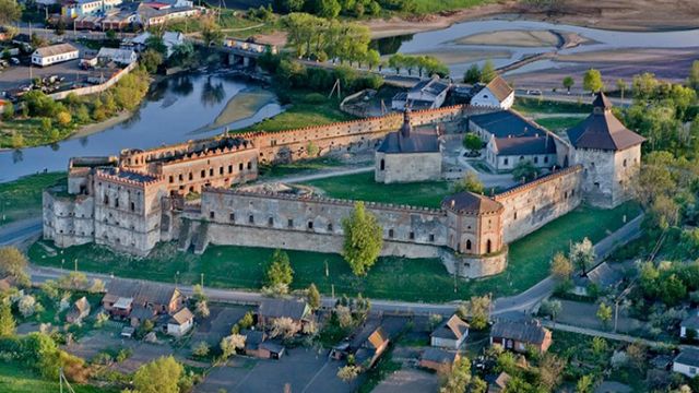 Меджибожская крепость: где остановиться и цены билетов