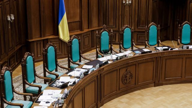 КСУ визнав конституційною заборону показу російських фільмів та серіалів Конституційний суд