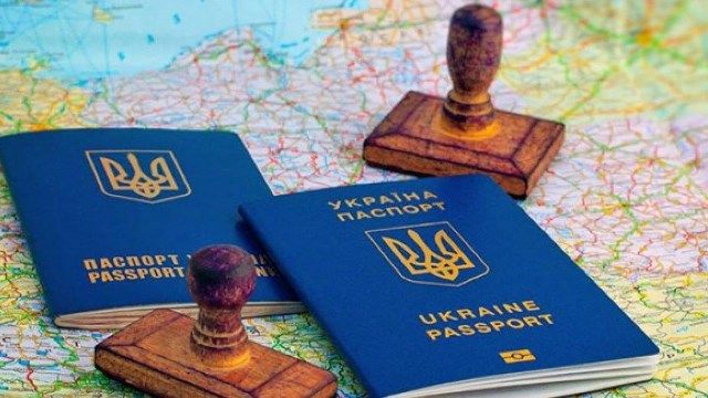 Київ розширить права закордонним українцям