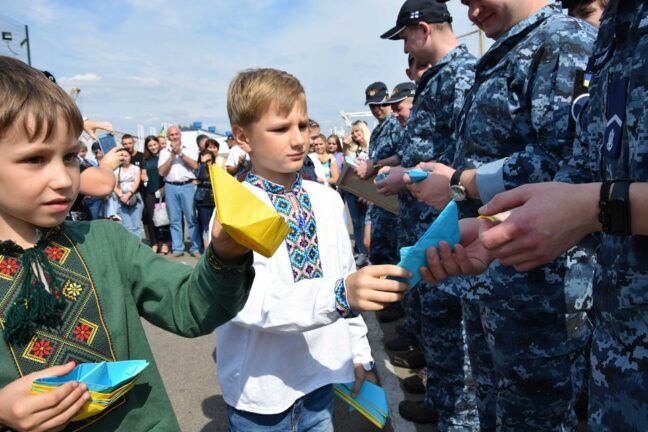 Звільнені з полону моряки повернулися до Одеси