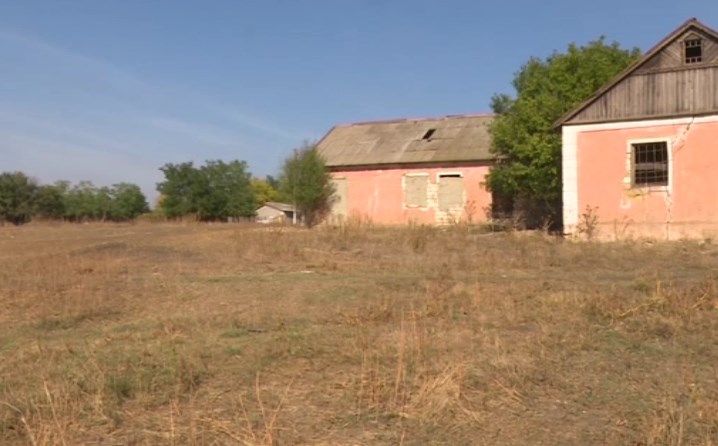 Один учень, газу та лікарів немає. Як живуть села-примари в Україні