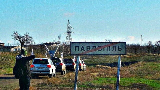 Замораживают хлеб и вздрагивают от взрывов: как живут люди в Павлополе