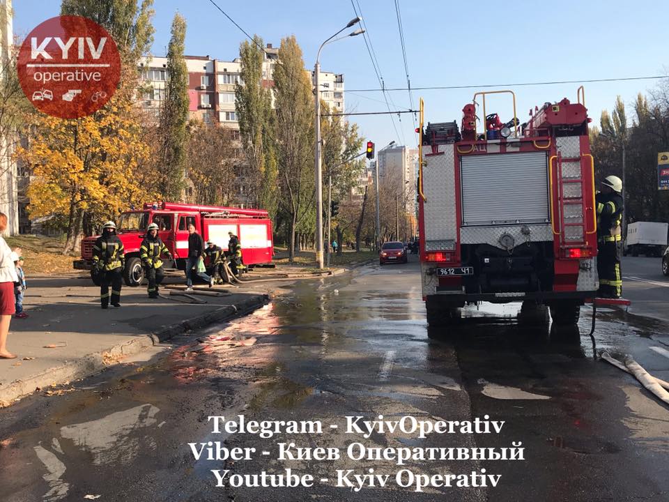 У Києві на ходу загорівся тролейбус з пасажирами
