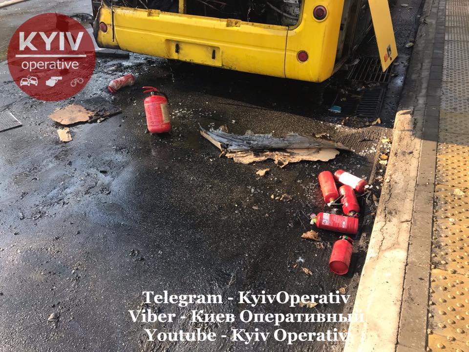 У Києві на ходу загорівся тролейбус з пасажирами