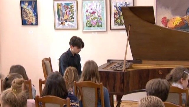 Сів за рояль у 7. Стипендіат Президентського фонду Леоніда Кучми Україна дав концерт