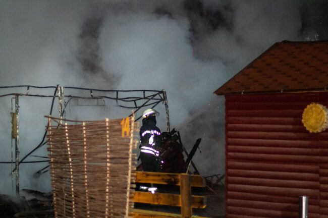 На Гідропарку у Києві згоріло кафе