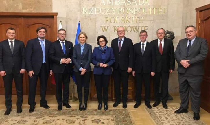 Олена Кондратюк з послами країн