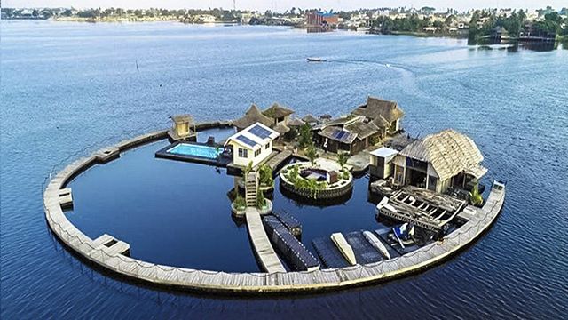 У Кот-д’Івуарі спорудили туристичний острів з 700 тис. пластикових пляшок