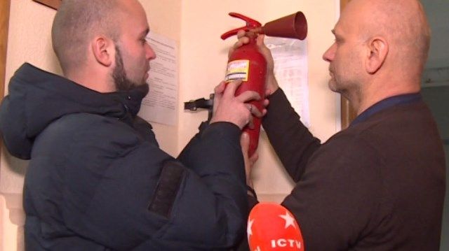 Решетки на окнах и старые огнетушители: пожарная безопасность вузов Киева и Днепра