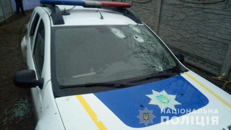 У Яготині під Києвом чоловік стріляв у копів