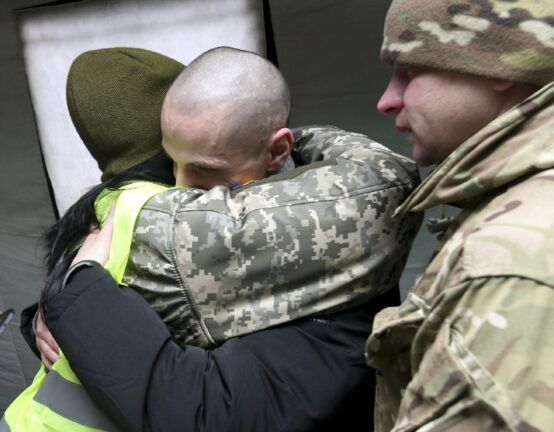 Обмен пленными сегодня: первые звонки освобожденных украинцев