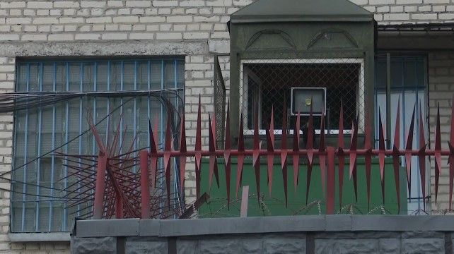 Тортури та ґвалтування: як знущаються над ув’язненими у харківській колонії