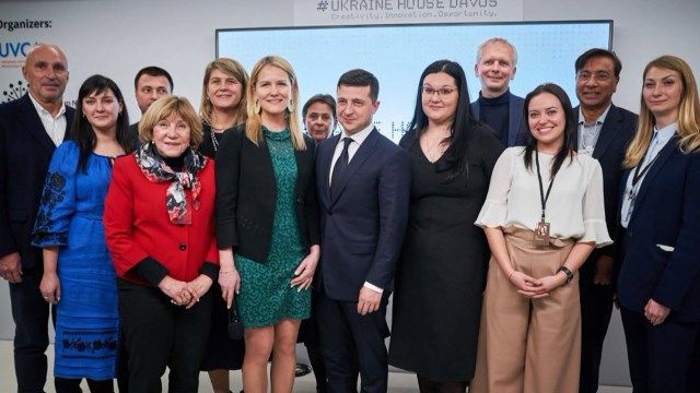 Виступи Зеленського, Сенцова і Гончарука у Давосі – головні теми