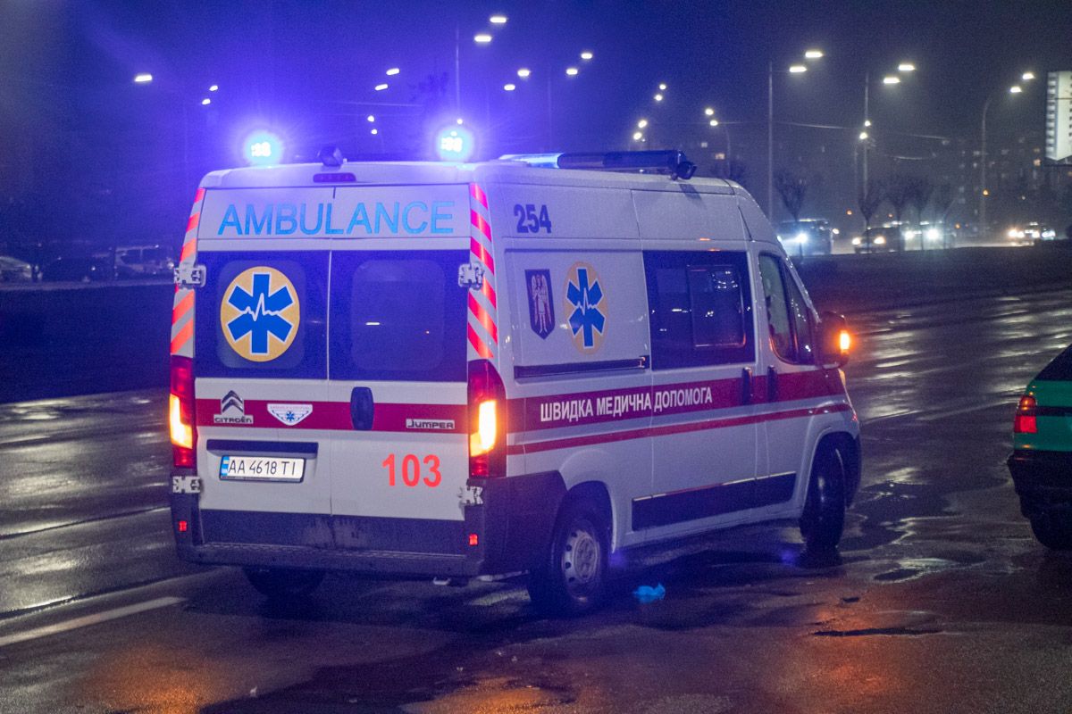У Києві Skoda на смерть збила дівчину