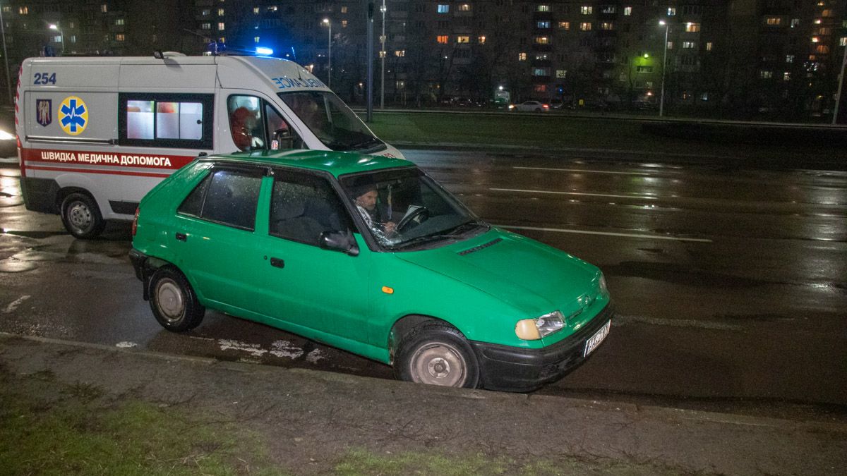 Фото: Інформатор У Києві Skoda на смерть збила дівчину