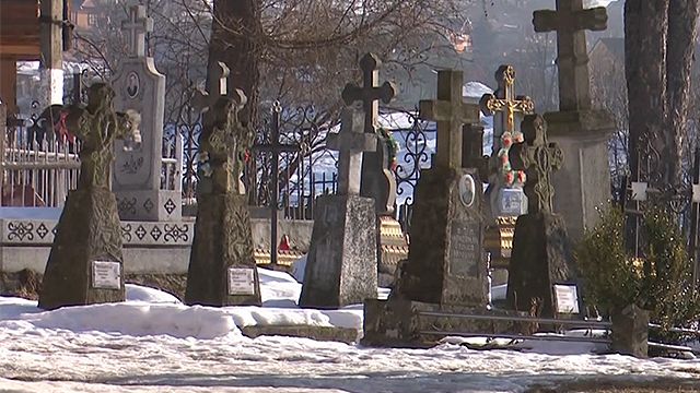 Поховання у три поверхи. Чому у Ворохті на дають дозволу розширити цвинтар