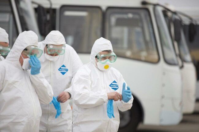 У пасажирів і членів екіпажу літака з Уханя симптомів ГРВІ немає – МОЗ