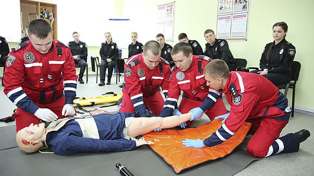 Медицинская реформа: как в Черкассах обучают будущих парамедиков