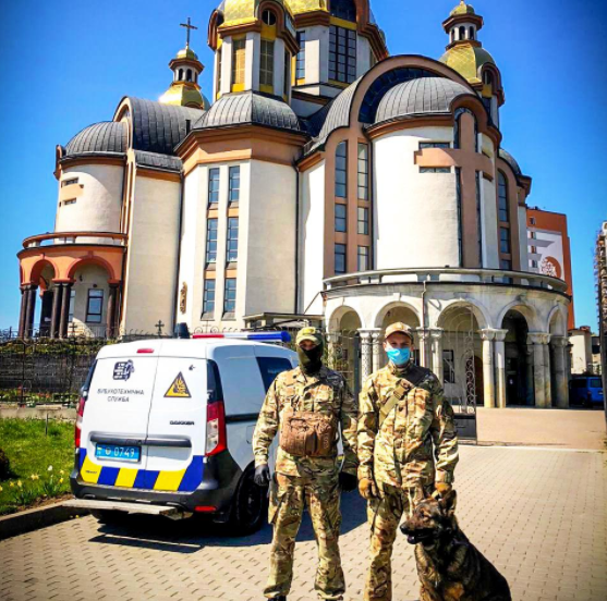 Пасхальные богослужения прошли почти без нарушений - Нацполиция Великодні богослужіння відбулися майже без порушень