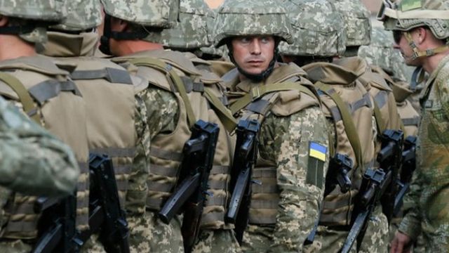 Увеличение численности ВСУ и национальное сопротивление — Зеленский инициировал новые законы