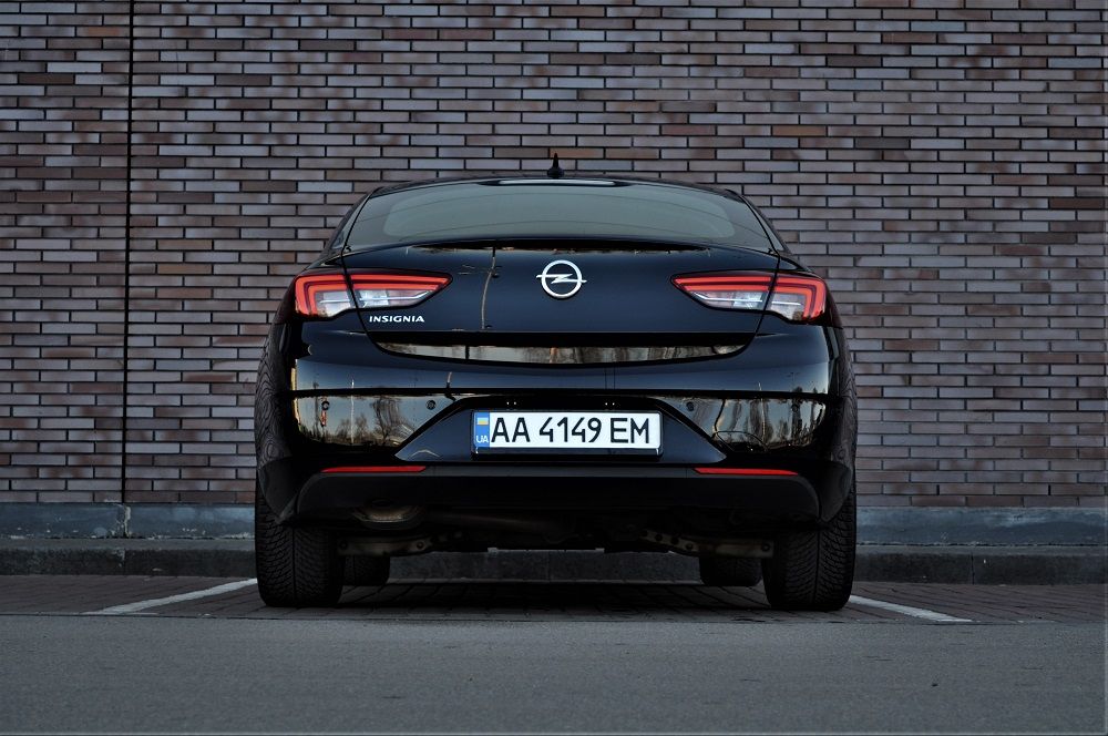Тест-драйв Opel Insignia: строгий немец