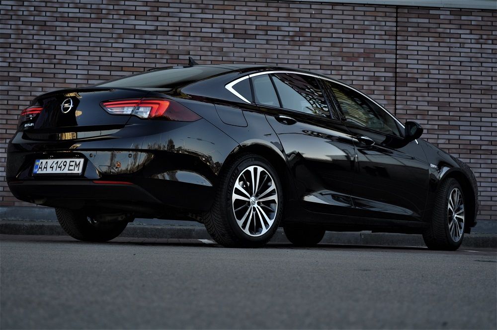 Тест-драйв Opel Insignia: строгий немец