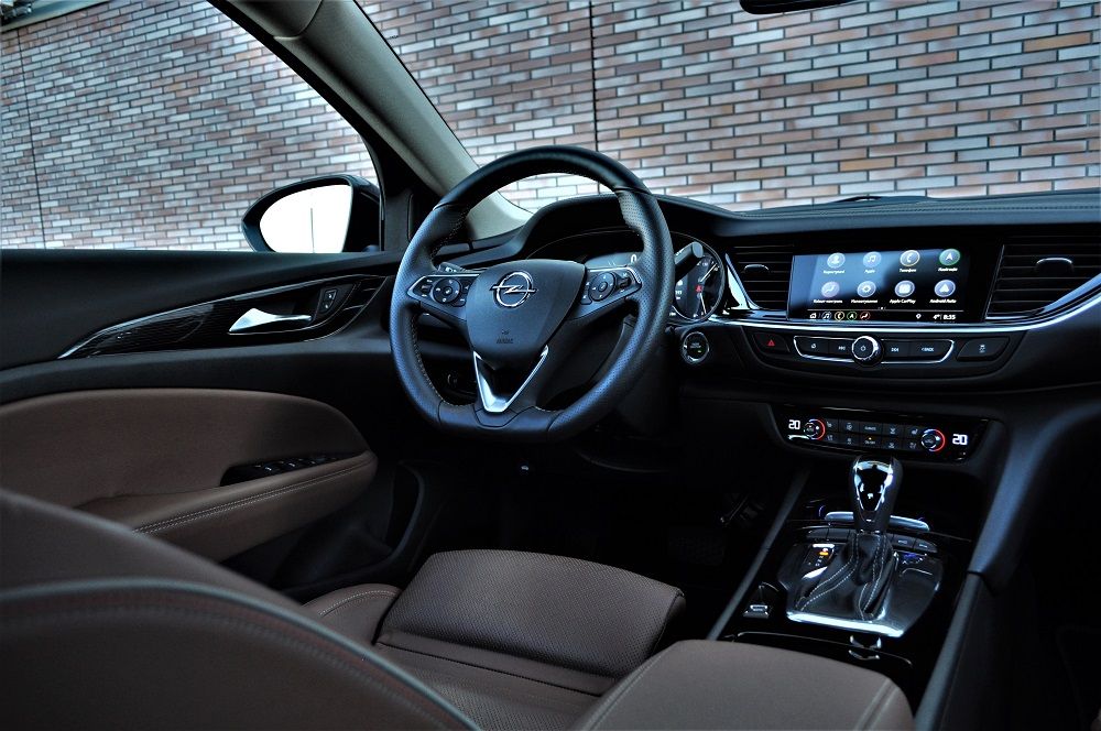 Тест-драйв Opel Insignia: строгий немец