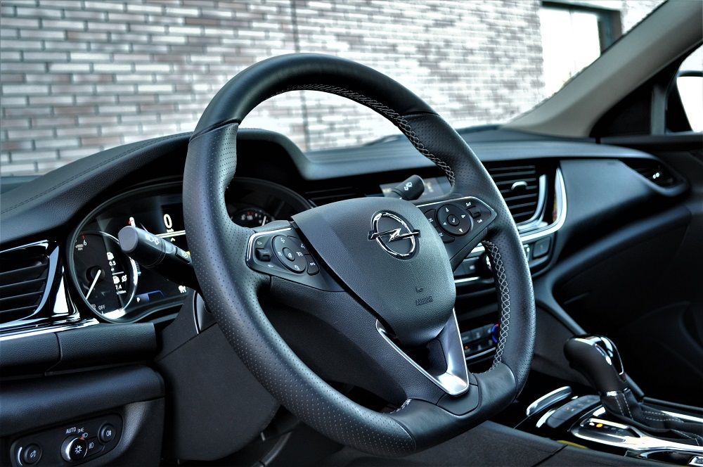Тест-драйв Opel Insignia: строгий немец