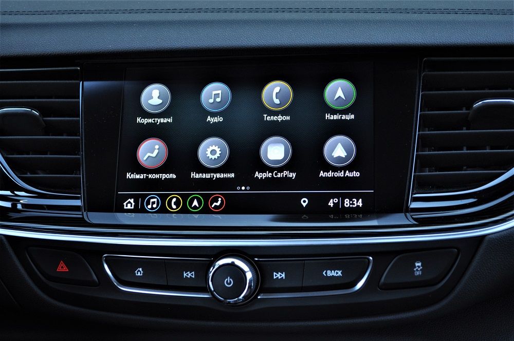 Тест-драйв Opel Insignia: строгий немец