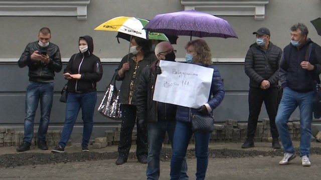 Карантин в Украине: предприниматели требуют открытия рынков