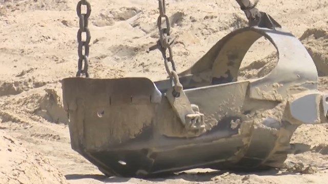 На Николаевщине предприниматель незаконно добывает песок: почему его не могут наказать