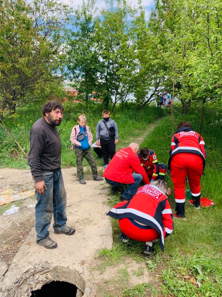 В Кропивницке женщина упала в люк и пролежала там три дня В Кропивницке женщина упала в люк и пролежала там три дня
